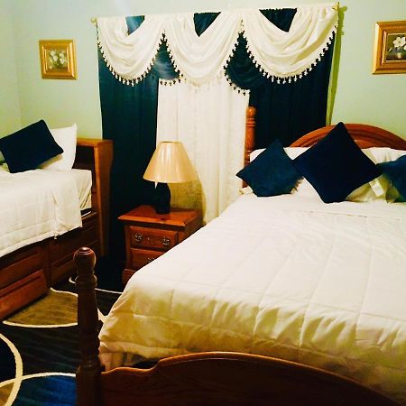 2 Bedroom Sleeps 6 Spacious Luxury Apartment 79 Montgomery Dış mekan fotoğraf
