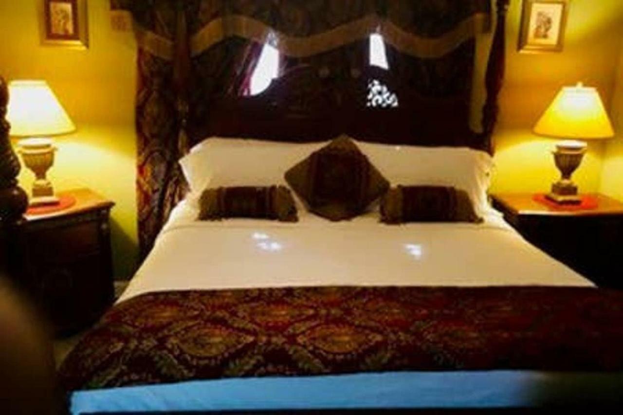 2 Bedroom Sleeps 6 Spacious Luxury Apartment 79 Montgomery Dış mekan fotoğraf